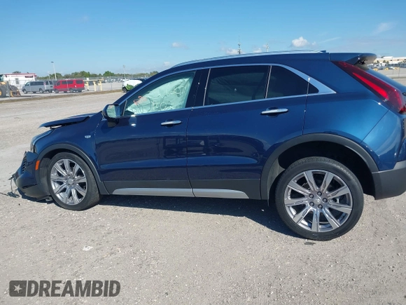 2020 Cadillac XT4 FWD Premium Luxury with VIN 1GYFZCR40LF085229, listed as a IAAI auction lot 41688726 with 19,739 mi miles. Bid and sale history available at carsss.com. Image 14.