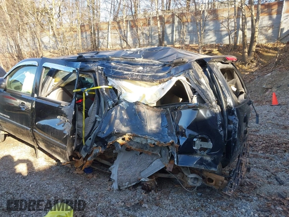2007 Chevrolet Suburban LT with VIN 3GNGK26K37G143230, listed as a IAAI auction lot 41742956 with Not Provided miles and . Bid and sale history available at DreamBid. Image 6.