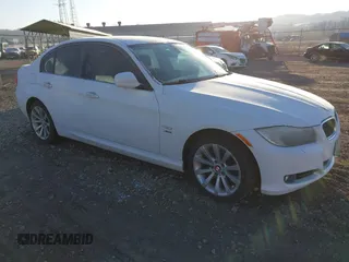 2011 BMW 3 Series 328i xDrive with VIN WBAPK5G52BNN27337, listed as a IAAI auction lot 41829138 with 139,674 mi miles. Bid and sale history available at carsss.com. Image 1.
