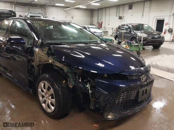 2022 Toyota Corolla LE with VIN 5YFEPMAE0NP304039, listed as a IAAI auction lot 41629237 with 45,134 mi miles. Bid and sale history available at carsss.com. Image 6.
