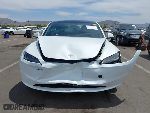 2025 Tesla Model 3 Long Range with VIN 5YJ3E1EA9SF943028, listed as a IAAI auction lot 42372207 with 3,975 mi miles and . Bid and sale history available at DreamBid. Image 6.