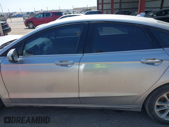 2020 Ford Fusion SE z VIN 3FA6P0HD9LR231471, wystawiony jako IAAI lot #41986473 z przebiegiem 58 587 mil mil oraz . Historia ofert i sprzedaży dostępna na DreamBid. Obrazek 15.