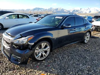 2015 Infiniti Q70 z VIN JN1BY1AR2FM562619, wystawiony jako Copart lot #87215234 z przebiegiem 79 128 mil mil oraz Szkoda całkowita • Salvage title. Historia ofert i sprzedaży dostępna na DreamBid. Obrazek 1.