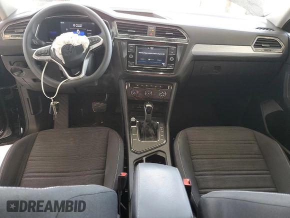2022 Volkswagen Tiguan S с VIN 3VV1B7AX2NM110802, выставлен на аукционе Copart как лот 57135405 с пробегом 33 332 миль миль и На запчасти • Non repairable. История ставок и продаж доступна на DreamBid. Изображение 8.