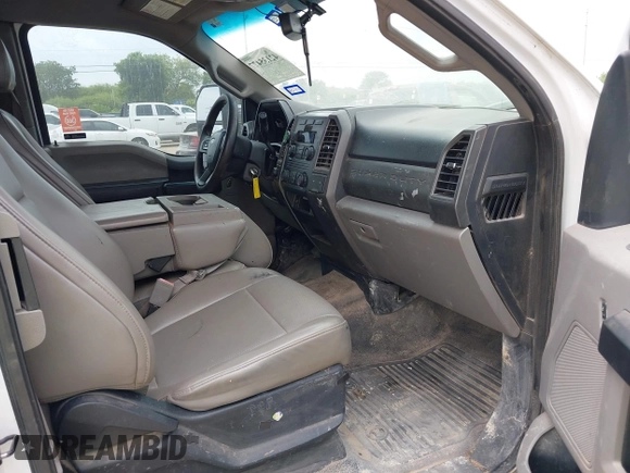 2019 Ford F-250 XL with VIN 1FT7X2B67KEC10592, listed as a IAAI auction lot 42135477 with 211,401 mi miles and . Bid and sale history available at DreamBid. Image 5.
