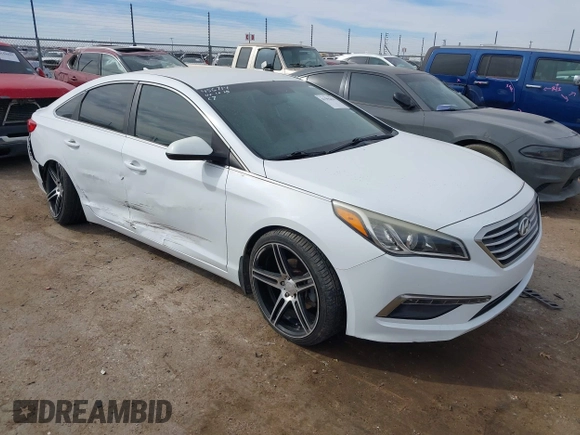 2015 Hyundai Sonata SE z VIN 5NPE24AFXFH235205, wystawiony jako IAAI lot #41596454 z przebiegiem 66 461 mil mil oraz . Historia ofert i sprzedaży dostępna na DreamBid. Obrazek 1.