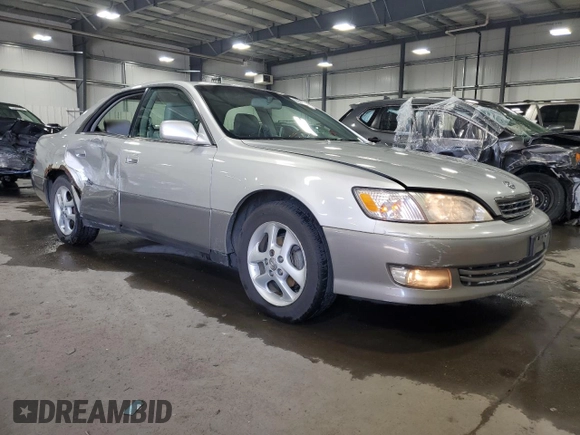 2001 Lexus ES 300 with VIN JT8BF28GX10342284, listed as a Copart auction lot 50075685 with 208,211 mi miles and Salvage Title. Bid and sale history available at DreamBid. Image 4.