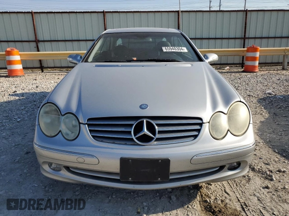 2005 Mercedes-Benz CLK 320 z VIN WDBTJ65J95F147662, wystawiony jako Copart lot #65940304 z przebiegiem 1 523 mil mil oraz Szkoda całkowita • Salvage title. Historia ofert i sprzedaży dostępna na DreamBid. Obrazek 5.