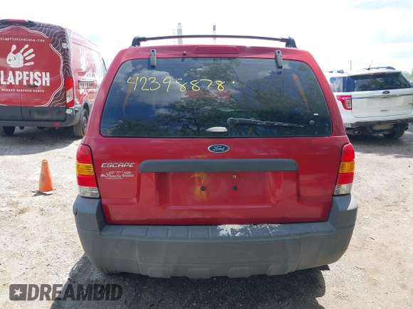 2007 Ford Escape XLS z VIN 1FMYU02Z07KA05549, wystawiony jako IAAI lot #42398878 z przebiegiem 180 243 mil mil oraz . Historia ofert i sprzedaży dostępna na DreamBid. Obrazek 17.