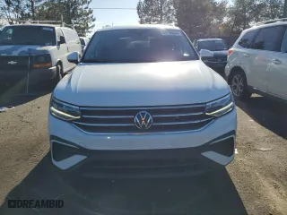 2022 Volkswagen Tiguan SE with VIN 3VV2B7AX8NM165856, listed as a Copart auction lot 85136044 with 44,076 mi miles and Salvage Title. Bid and sale history available at carsss.com. Image 5.