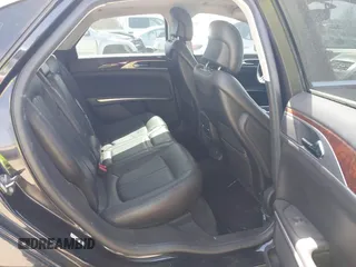 2013 Lincoln MKZ z VIN 3LN6L2GK4DR827120, wystawiony jako IAAI lot #41686914 z przebiegiem 76 114 mil mil oraz . Historia ofert i sprzedaży dostępna na DreamBid. Obrazek 8.