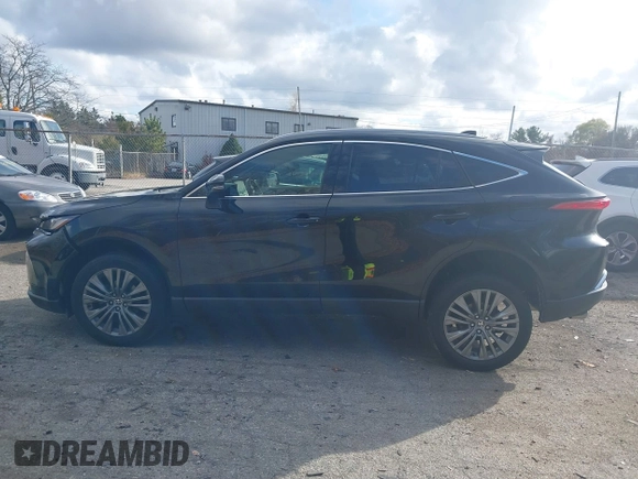2021 Toyota Venza LE with VIN JTEAAAAH9MJ004071, listed as a IAAI auction lot 40933200 with 65,506 mi miles and . Bid and sale history available at carsss.com. Image 13.
