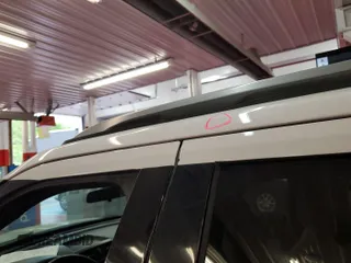 2018 Ford Explorer XLT z VIN 1FM5K8D81JGA21281, wystawiony jako IAAI lot #42360526 z przebiegiem 149 615 mil mil oraz . Historia ofert i sprzedaży dostępna na DreamBid. Obrazek 1.