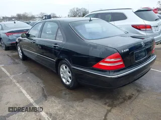2002 Mercedes-Benz S-Class 4.3L with VIN WDBNG70JX2A298541, listed as a IAAI auction lot 41757586 with 98,305 mi miles. Bid and sale history available at carsss.com. Image 3.