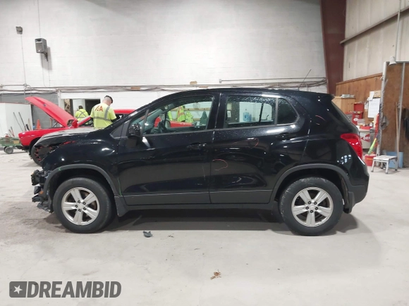 2019 Chevrolet Trax LS with VIN 3GNCJNSB0KL152458, listed as a IAAI auction lot 41944875 with 118,055 mi miles. Bid and sale history available at carsss.com. Image 15.