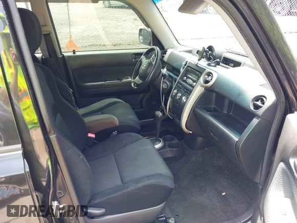 2006 Scion xB with VIN JTLKT324264082353, listed as a IAAI auction lot 42531131 with 264,104 mi miles and . Bid and sale history available at DreamBid. Image 5.