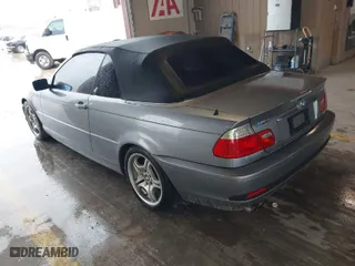 2004 BMW 3 Series 330Ci with VIN WBABW53434PL44998, listed as a IAAI auction lot 41903161 with 186,654 mi miles. Bid and sale history available at carsss.com. Image 3.