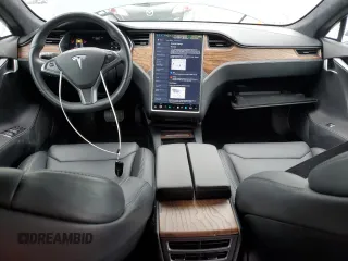 2019 Tesla Model S 75D z VIN 5YJSA1E23KF312145, wystawiony jako Copart lot #57344975 z przebiegiem 33 092 mil mil oraz Szkoda całkowita • Salvage title. Historia ofert i sprzedaży dostępna na DreamBid. Obrazek 8.