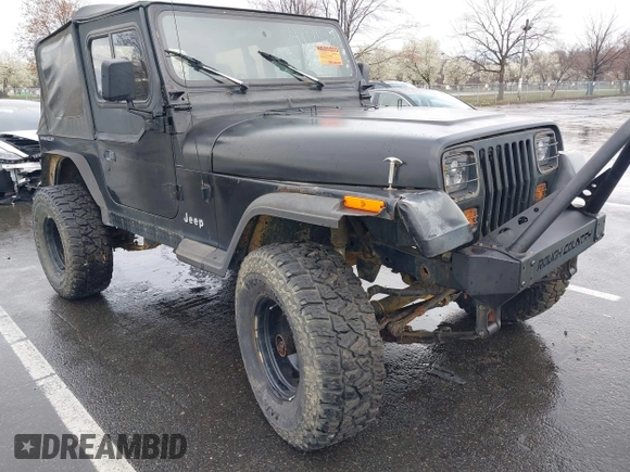 1995 Jeep Wrangler S with VIN 1J4FY19P0SP258399, listed as a IAAI auction lot 41970320 with 151,621 mi miles. Bid and sale history available at carsss.com. Image 6.
