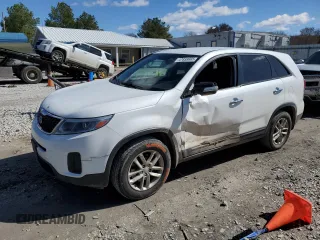 2014 Kia Sorento LX z VIN 5XYKT3A66EG486593, wystawiony jako Copart lot #47858665 z przebiegiem 189 789 mil mil oraz Szkody całkowita. Historia ofert i sprzedaży dostępna na DreamBid. Obrazek 1.