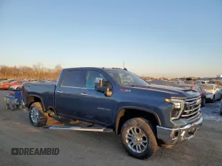 2025 Chevrolet Silverado 3500HD LTZ with VIN 2GC4KUEYXS1130957, listed as a Copart auction lot 83394774 with 453 mi miles and Salvage Title. Bid and sale history available at DreamBid. Image 4.