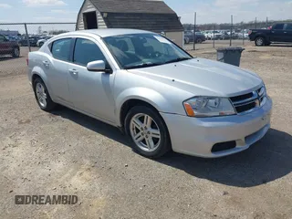 2012 Dodge Avenger SXT z VIN 1C3CDZCB5CN144609, wystawiony jako IAAI lot #42019540 z przebiegiem 166 583 mil mil oraz . Historia ofert i sprzedaży dostępna na DreamBid. Obrazek 1.