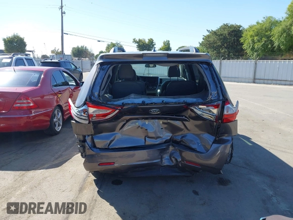 2018 Toyota Sienna XLE Auto Access Seat with VIN 5TDYZ3DC9JS910954, listed as a IAAI auction lot 42508405 with 90,029 mi miles and . Bid and sale history available at DreamBid. Image 17.