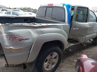 2008 Toyota Tacoma PreRunner with VIN 3TMJU62NX8M067203, listed as a IAAI auction lot 41348958 with 161,195 mi miles. Bid and sale history available at carsss.com. Image 6.