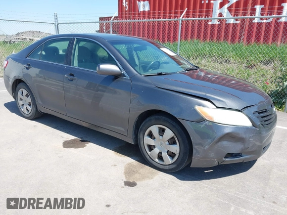 2008 Toyota Camry LE z VIN 4T4BE46K88R013921, wystawiony jako IAAI lot #42198695 z przebiegiem 148 370 mil mil oraz . Historia ofert i sprzedaży dostępna na DreamBid. Obrazek 1.