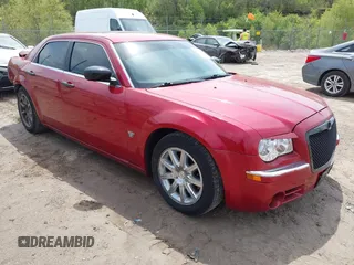 2007 Chrysler 300 C z VIN 2C3KA63H87H868963, wystawiony jako IAAI lot #42190966 z przebiegiem 155 591 mil mil oraz . Historia ofert i sprzedaży dostępna na DreamBid. Obrazek 1.