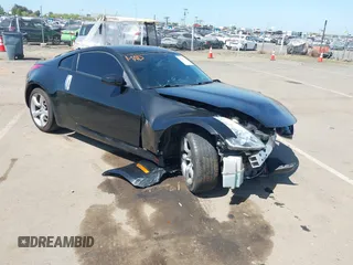 2008 Nissan 350Z Grand Touring with VIN JN1BZ34EX8M750793, listed as a IAAI auction lot 42093716 with 124,386 mi miles. Bid and sale history available at carsss.com. Image 1.