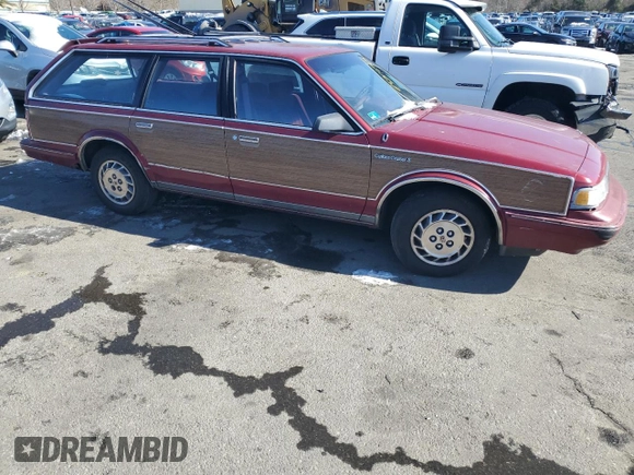 1993 Oldsmobile Cutlass z VIN 1G3AJ85N8P6362475, wystawiony jako Copart lot #45789795 z przebiegiem 103 756 mil mil oraz Tytuł czysty. Historia ofert i sprzedaży dostępna na DreamBid. Obrazek 4.