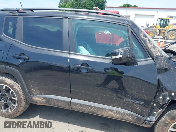 2023 Jeep Renegade Latitude with VIN ZACNJDB10PPP71320, listed as a IAAI auction lot 42174114 with 27,841 mi miles and . Bid and sale history available at carsss.com. Image 13.