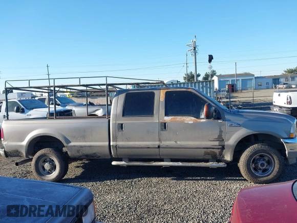 2003 Ford F-350 XL z VIN 1FTSW31P93ED31381, wystawiony jako IAAI lot #41388758 z przebiegiem 182 160 mil mil oraz . Historia ofert i sprzedaży dostępna na DreamBid. Obrazek 12.