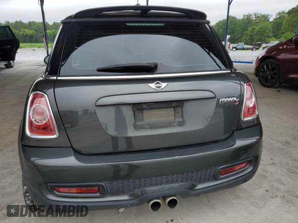 2013 MINI Hardtop S with VIN WMWSV3C5XDT391498, listed as a Copart auction lot 61987955 with 106,189 mi miles and Clean title. Bid and sale history available at DreamBid. Image 6.