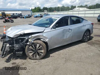 2020 Nissan Altima SV with VIN 1N4BL4DV0LC203184, listed as a Copart auction lot 61356265 with 106,828 mi miles and Salvage title. Bid and sale history available at DreamBid. Image 1.