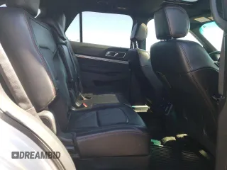 2016 Ford Explorer Sport z VIN 1FM5K8GT3GGA81426, wystawiony jako Copart lot #58426145 z przebiegiem 121 721 mil mil oraz Czysty tytuł • Clean title. Historia ofert i sprzedaży dostępna na DreamBid. Obrazek 10.