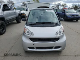 2012 Smart fortwo Pure z VIN WMEEJ3BA2CK549445, wystawiony jako Copart lot #48352495 z przebiegiem 53 406 mil mil oraz Tytuł czysty. Historia ofert i sprzedaży dostępna na DreamBid. Obrazek 5.