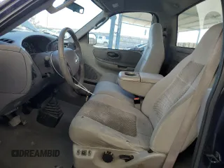 2004 Ford F-150 XL z VIN 2FTRF18WX4CA71189, wystawiony jako Copart lot #43083775 z przebiegiem 95 146 mil mil oraz Szkoda całkowita • Salvage title. Historia ofert i sprzedaży dostępna na DreamBid. Obrazek 7.