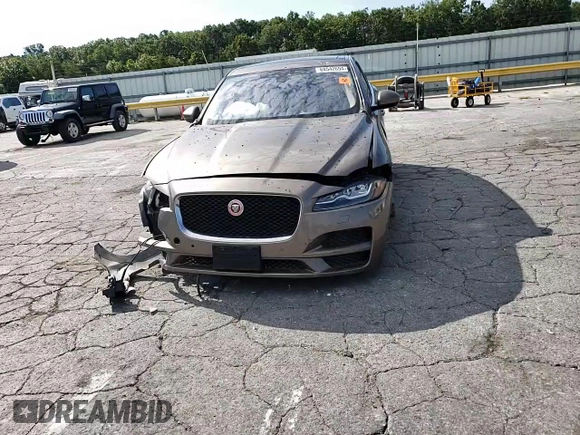 2017 Jaguar F-Pace 35t Prestige z VIN SADCK2BV6HA061682, wystawiony jako Copart lot #68542694 z przebiegiem 46 447 mil mil oraz Szkoda całkowita • Salvage title. Historia ofert i sprzedaży dostępna na DreamBid. Obrazek 12.