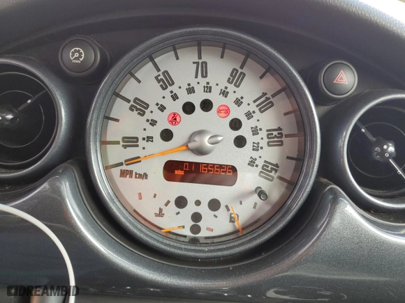 2004 MINI Cooper Hardtop S with VIN WMWRE334X4TD76430, listed as a Copart auction lot 49476985 with 165,626 mi miles and Clean Title. Bid and sale history available at carsss.com. Image 9.