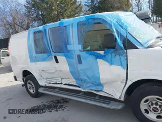 2023 GMC Savana Cargo Van with VIN 1GTW7AFPXP1182925, listed as a IAAI auction lot 41270635 with 7,446 mi miles. Bid and sale history available at carsss.com. Image 6.