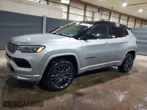 2022 Jeep Compass High Altitude z VIN 3C4NJDCB2NT207149, wystawiony jako Copart lot #52701515 z przebiegiem 14 479 mil mil oraz Czysty tytuł • Clean title. Historia ofert i sprzedaży dostępna na DreamBid. Obrazek 1.