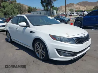 2013 Kia Optima SX z VIN 5XXGR4A64DG239506, wystawiony jako IAAI lot #42406234 z przebiegiem 158 626 mil mil oraz . Historia ofert i sprzedaży dostępna na DreamBid. Obrazek 1.