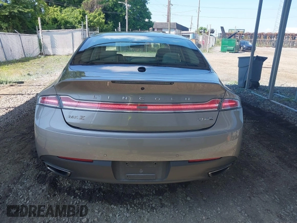 2016 Lincoln MKZ z VIN 3LN6L2J90GR614644, wystawiony jako IAAI lot #42547420 z przebiegiem 45 237 mil mil oraz . Historia ofert i sprzedaży dostępna na DreamBid. Obrazek 16.