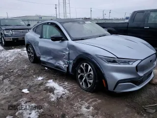 2022 Ford Mustang Mach-E Premium z VIN 3FMTK3SU4NMA55947, wystawiony jako Copart lot #86109474 z przebiegiem Nie podano mil oraz Szkoda całkowita • Salvage title. Historia ofert i sprzedaży dostępna na DreamBid. Obrazek 13.