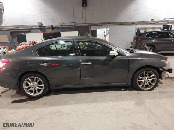 2009 Nissan Maxima 3.5 S with VIN 1N4AA51E19C852416, listed as a IAAI auction lot 41328132 with 145,498 mi miles. Bid and sale history available at carsss.com. Image 14.
