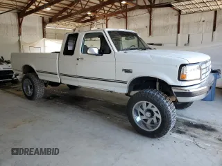 1997 Ford F-250 с VIN 1FTHX26F8VEA18584, выставлен на аукционе Copart как лот 58829945 с пробегом 337 016 миль миль и Списание • Salvage title. История ставок и продаж доступна на DreamBid. Изображение 4.