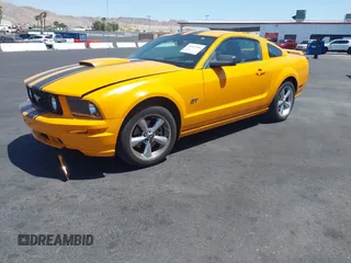 2008 Ford Mustang GT Deluxe with VIN 1ZVHT82H985189609, listed as a IAAI auction lot 42025596 with Not Provided miles and . Bid and sale history available at carsss.com. Image 16.