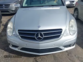 2009 Mercedes-Benz R-Class 3.5L with VIN 4JGCB65E19A094827, listed as a IAAI auction lot 41574060 with 155,257 mi miles. Bid and sale history available at carsss.com. Image 6.